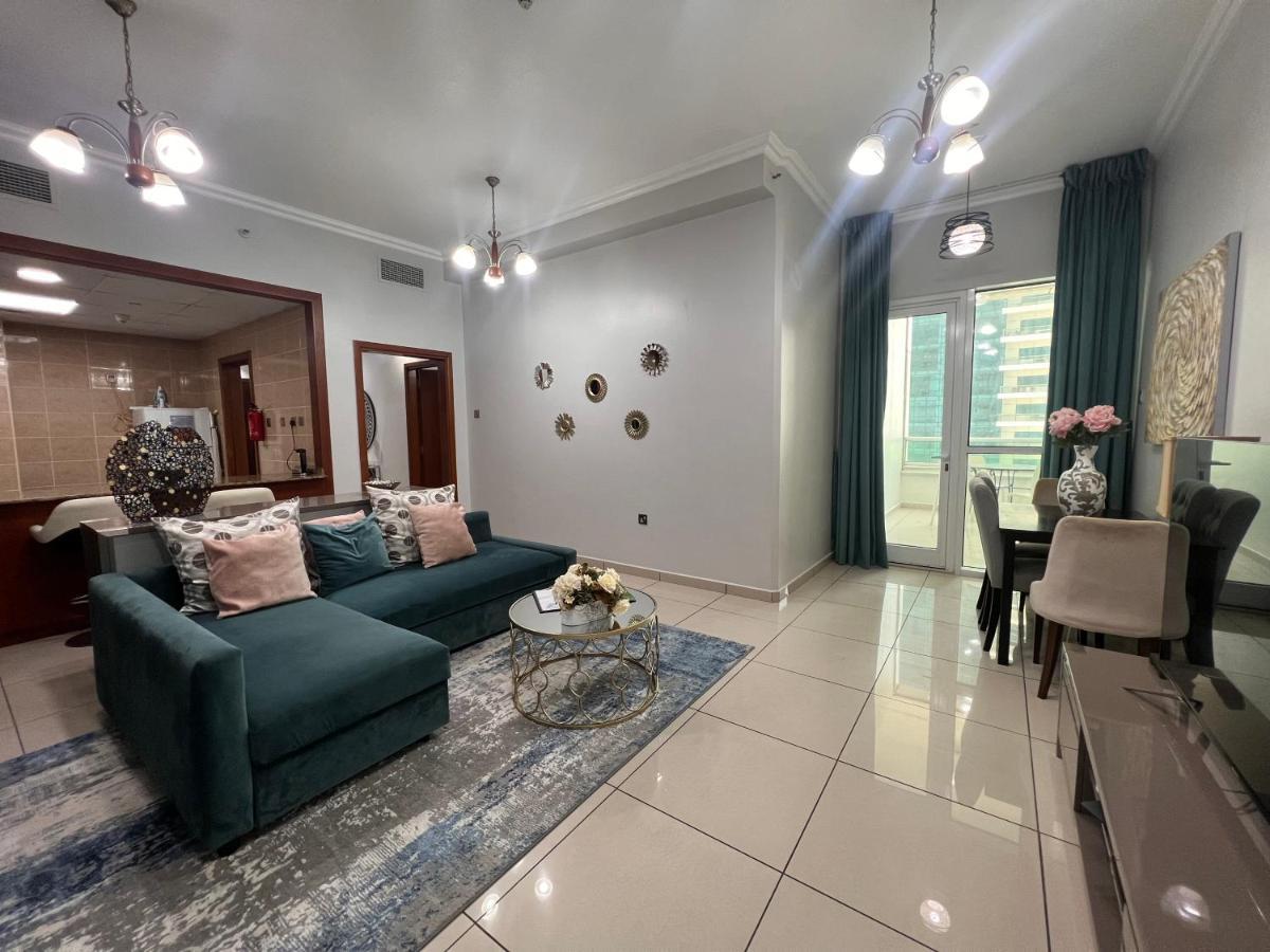 A C Pearl Holiday Homes - Stylish 1 Bedroom * Dubai