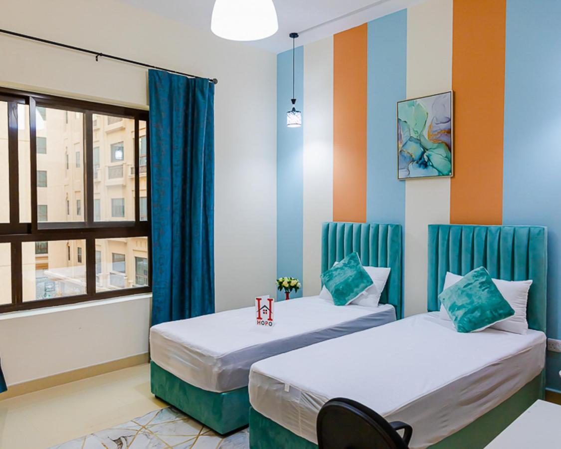 Elegant With Lively Vicinity In Dubai's Heart Dubai