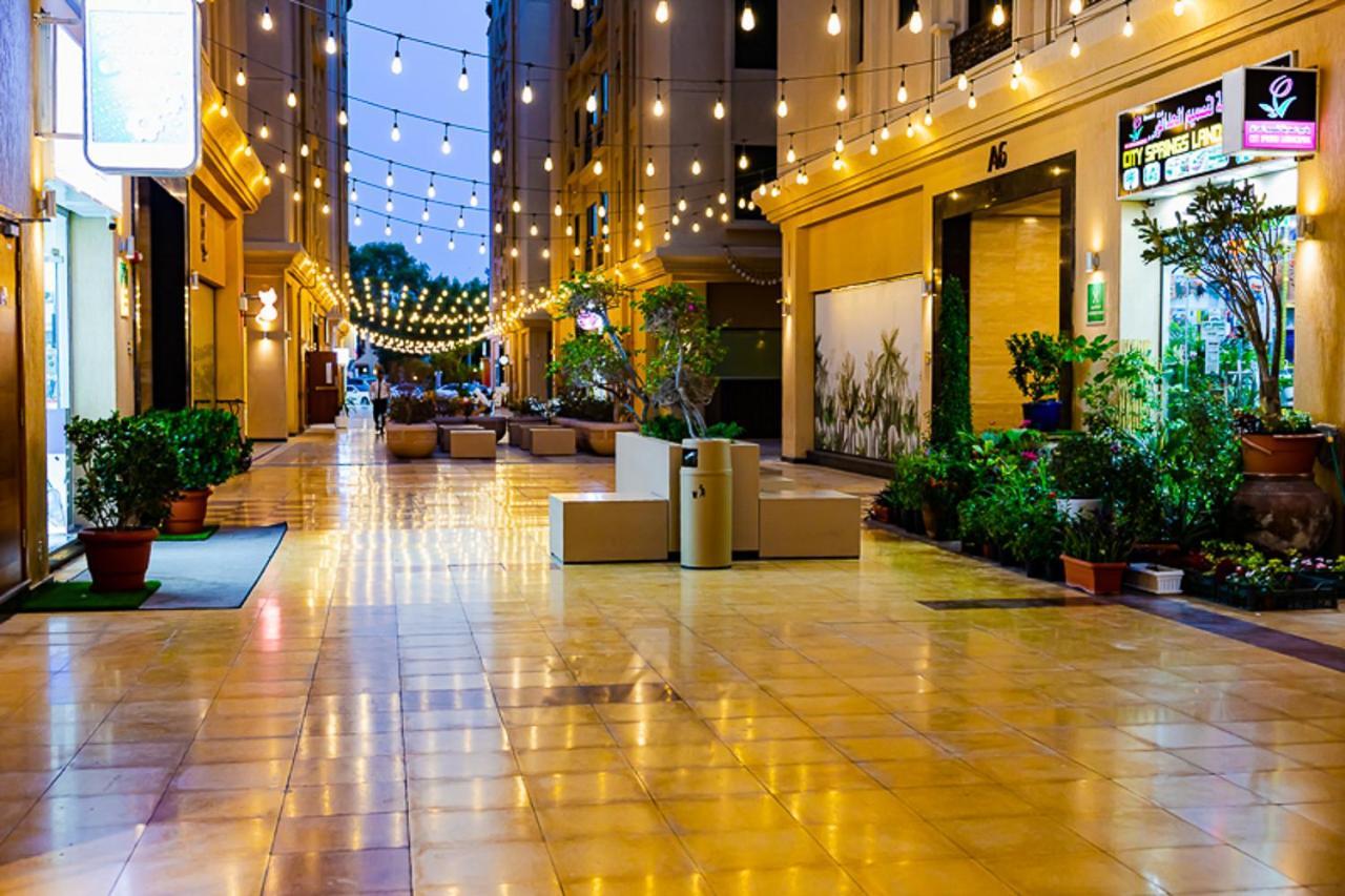 Elegant With Lively Vicinity In Dubai's Heart Apartment Dubai
