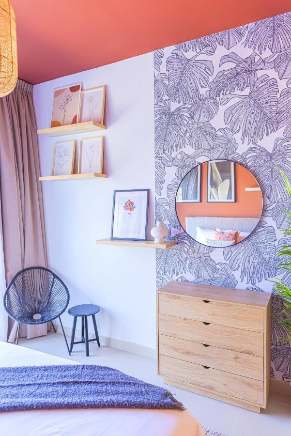 Apartment Art-inspired Amidst Downtown