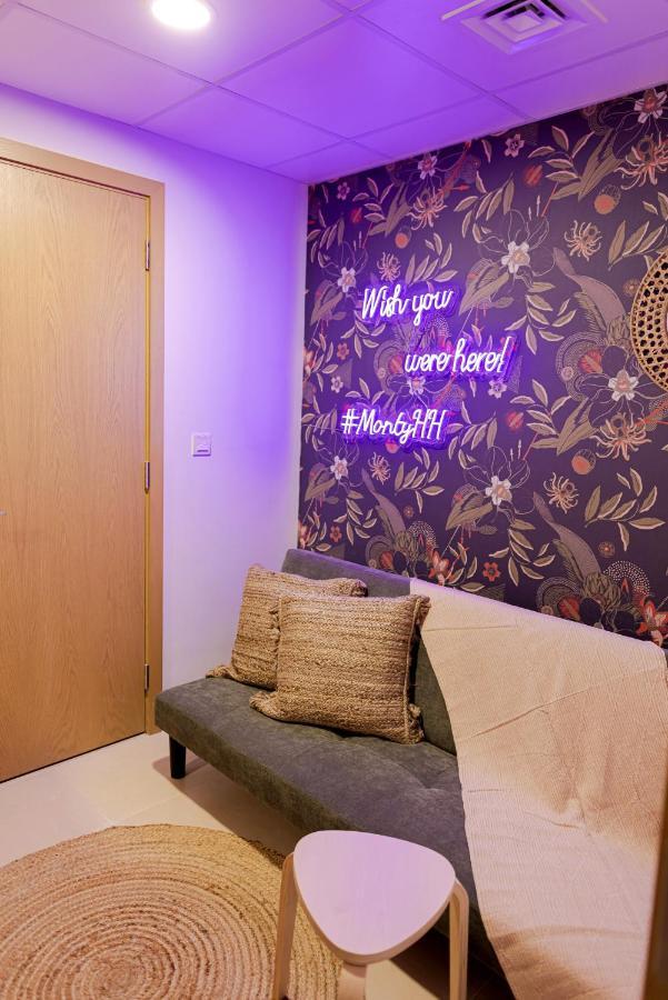 Apartment Art-inspired Amidst Downtown