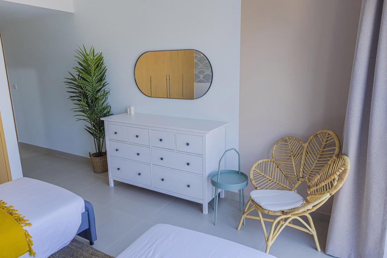 Art-inspired Amidst Downtown Apartment Dubai