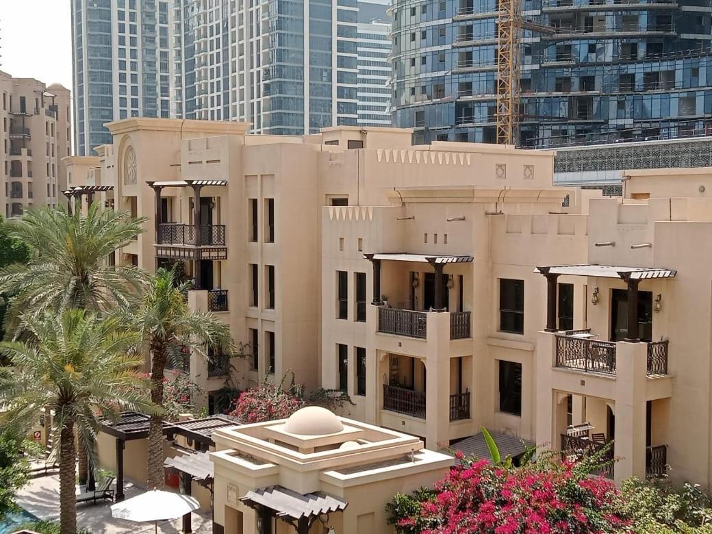 Apartment Burj Khalifa View, Birds Chirping, Cozy And Stylish Dubai
