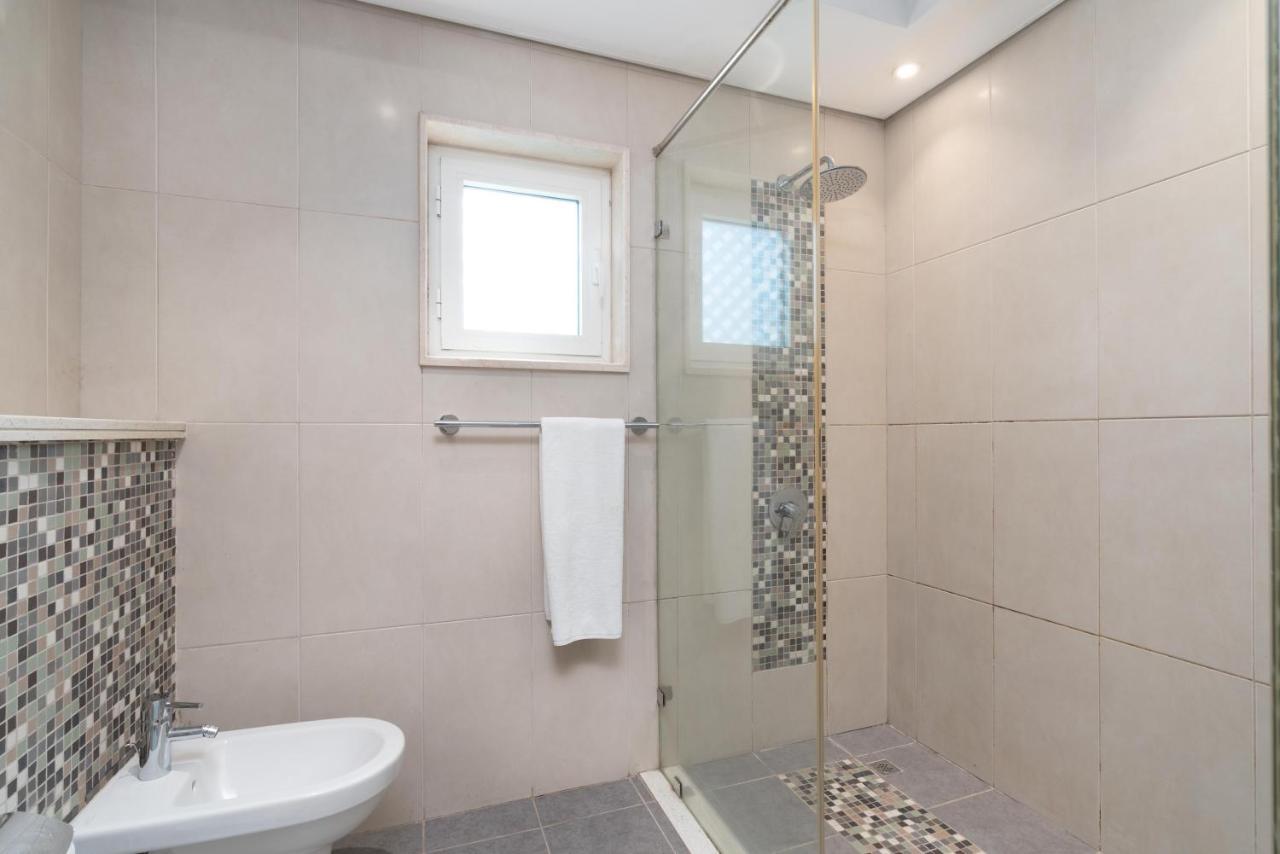 6 Plus 1 Bdr Jumeirah Park With Amz Climatized Huge Private Pool - 5 Min From Jbr Beach Apartment *
