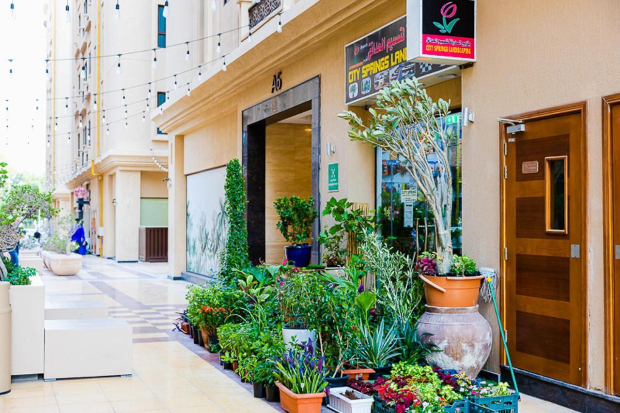 Apartment Elegant With Lively Vicinity In Dubai's Heart