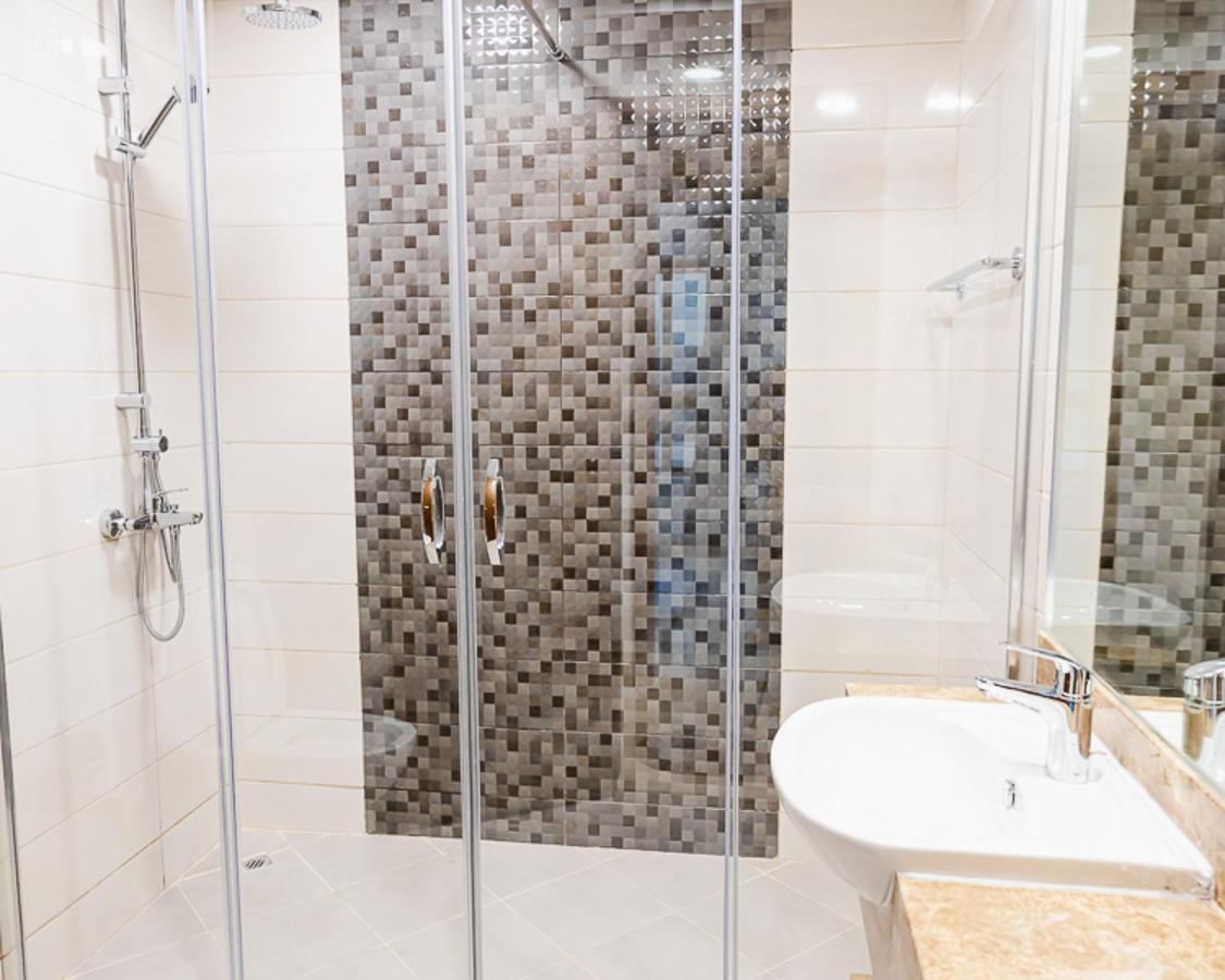 Apartment Elegant With Lively Vicinity In Dubai's Heart Dubai