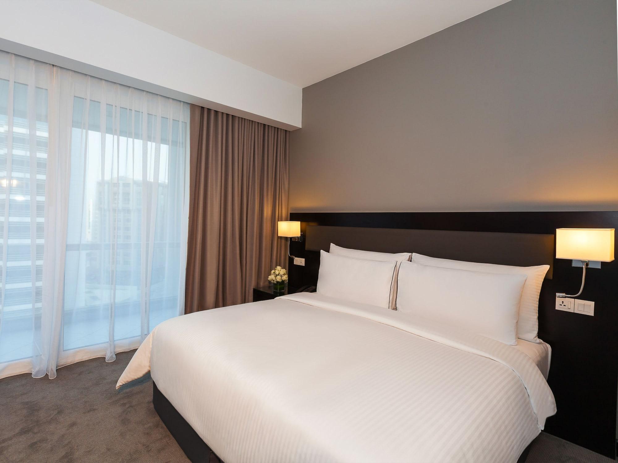 Flora Creek Deluxe Apartments, 4*