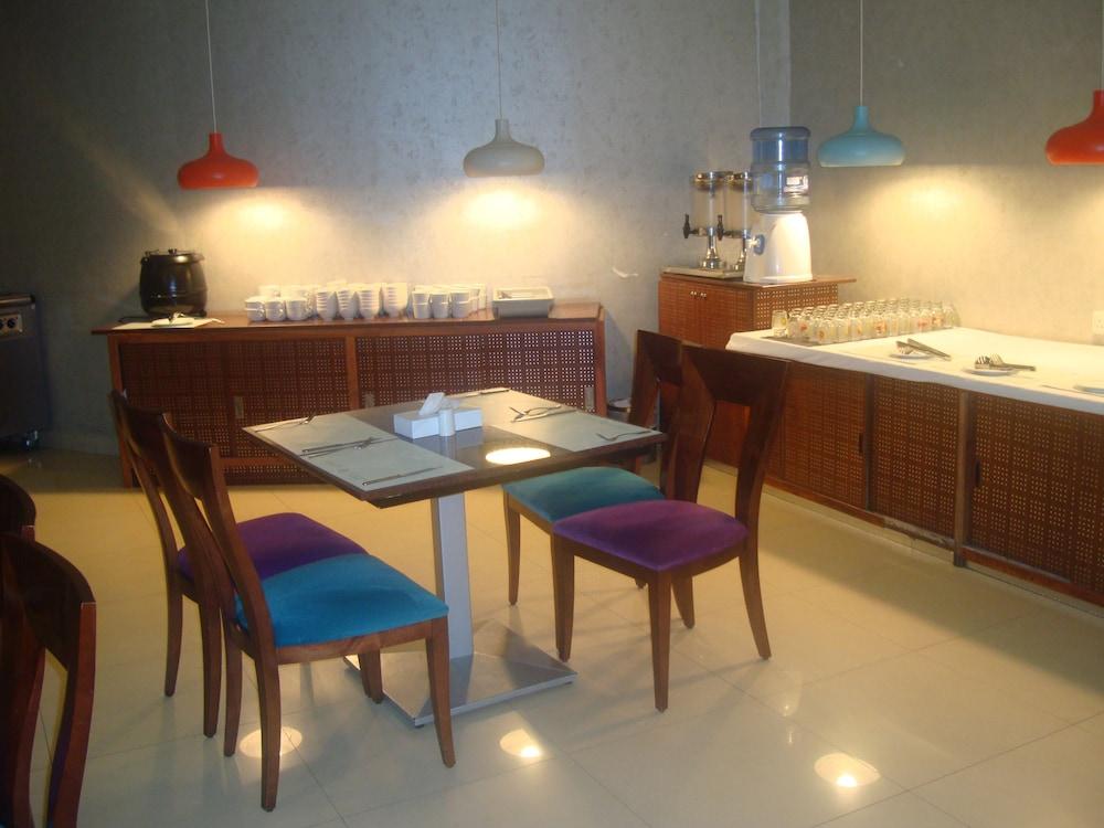 Al Manar Grand