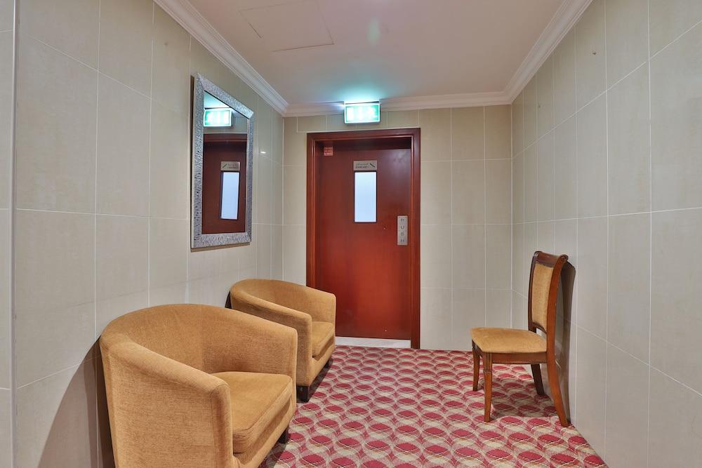 Oyo 101 Click Hotel 2*