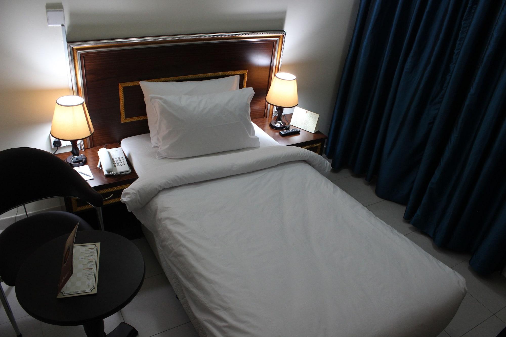 Montreal Naif Hotel Dubai