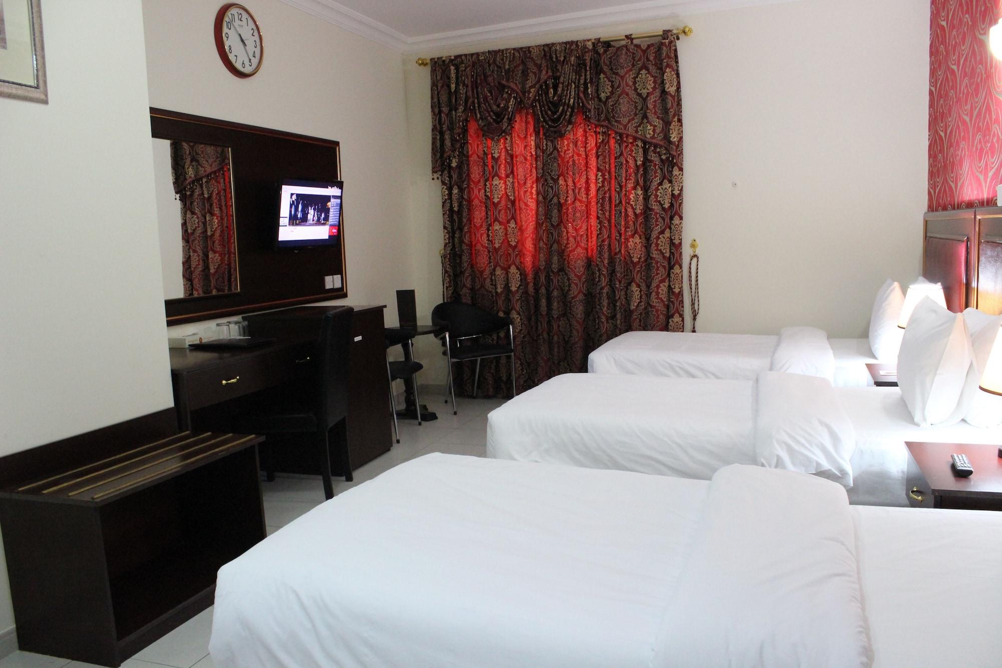 Hotel Montreal Naif