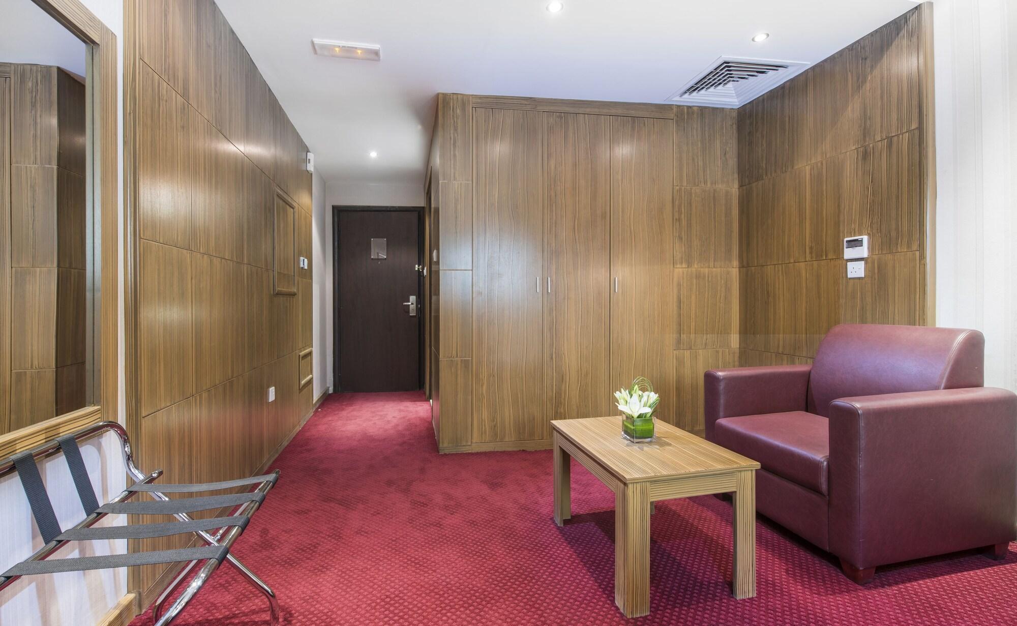 Royal Tulip Llc Hotel 3*