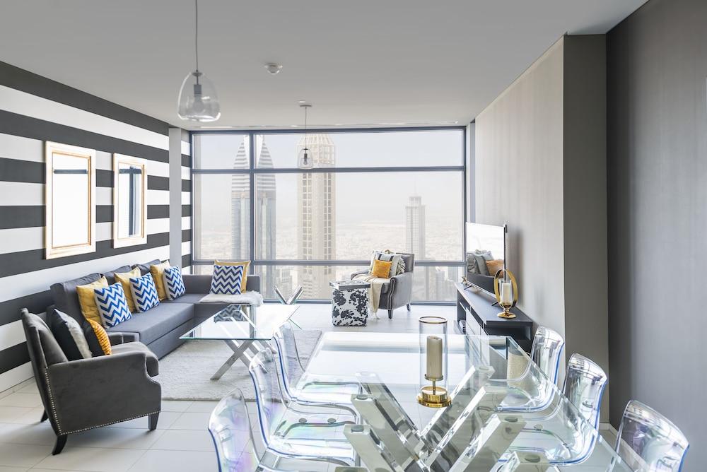 Dream Inn Apartments - Index Tower With Skyline Views
