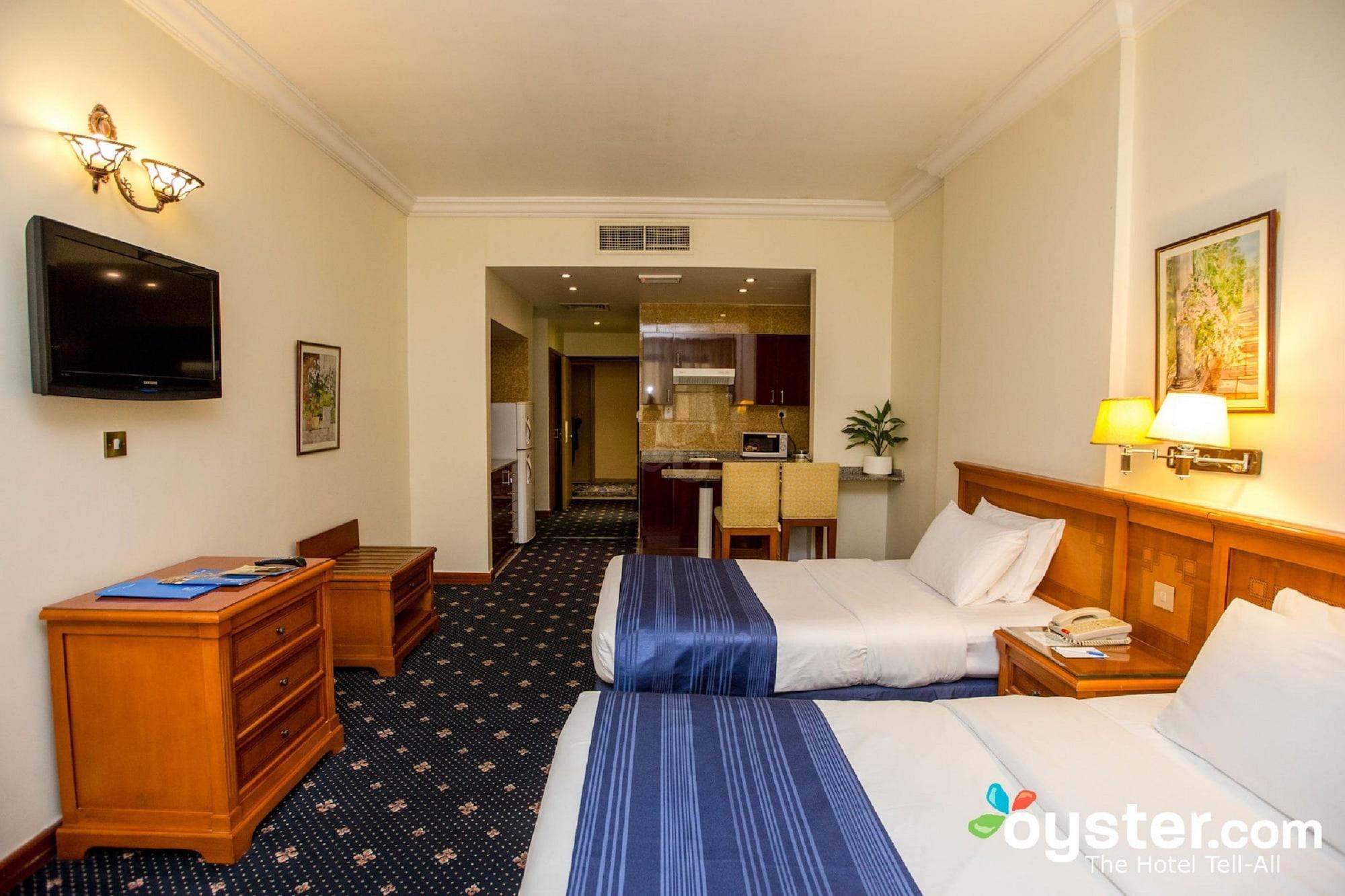Rolla Aparthotel 3*