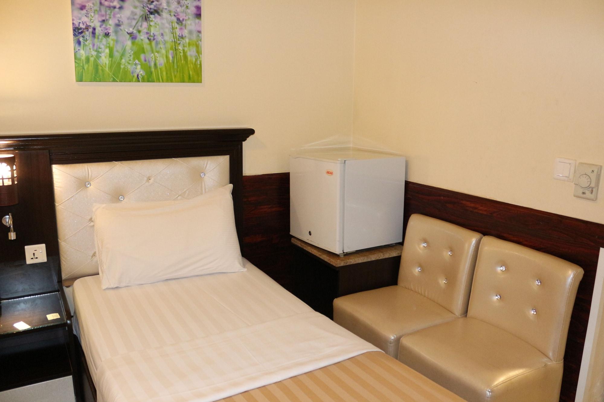 Mariana Hotel *