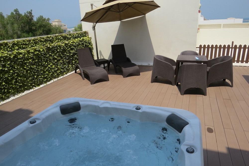 Walk Boutique Jumeirah Hotel 3*