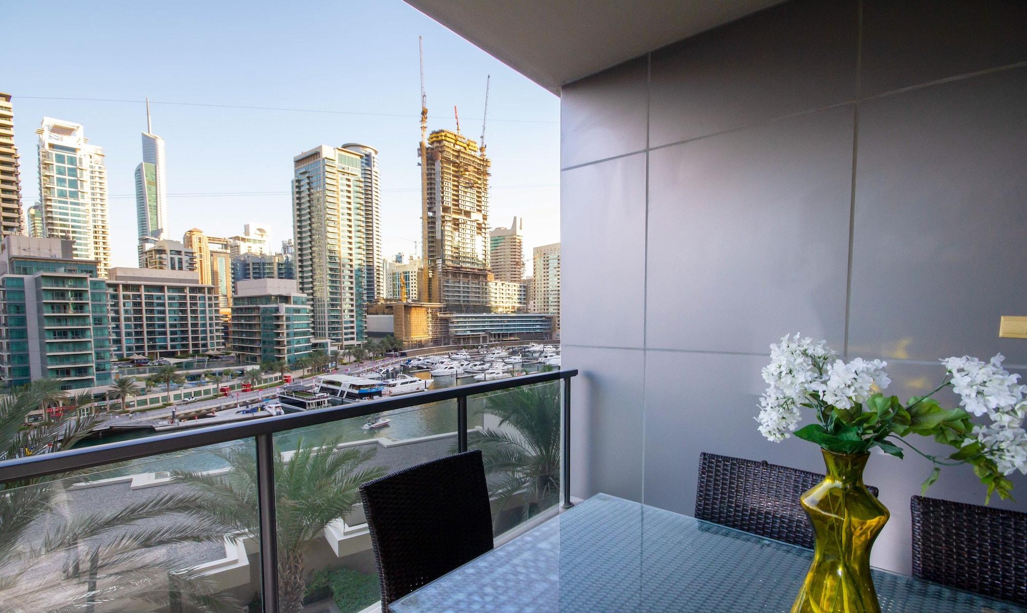 Dream - Near Marina, Al Sahab Tower Apartment
