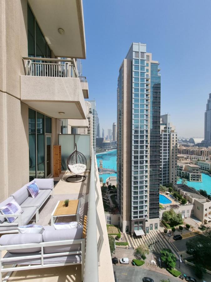 White Sage - Fountain View Stylish With Spacious Terrace Apartment *