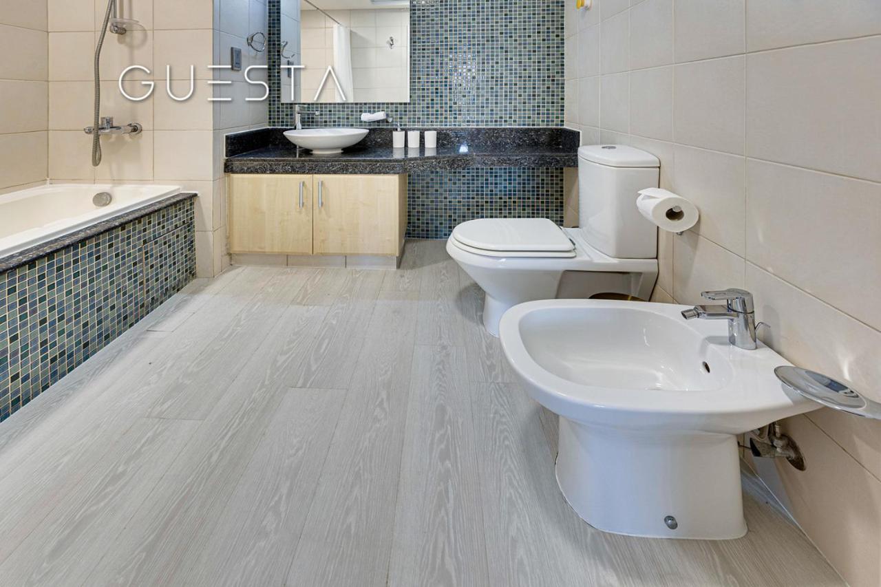 Apartment Shoreline The Palm, Free & Pool Access Dubai