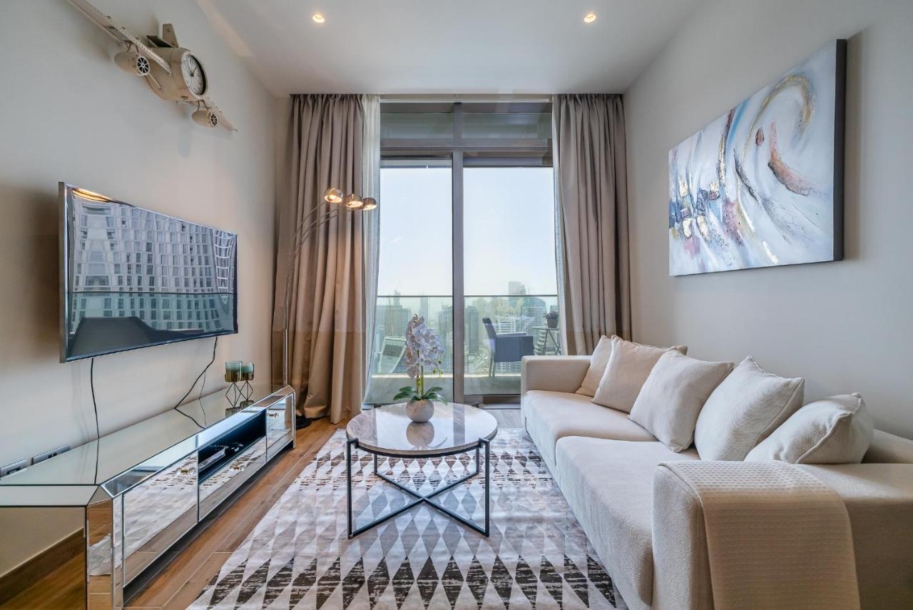 Dashing 1br With Full Marina Waterfront View Apartment