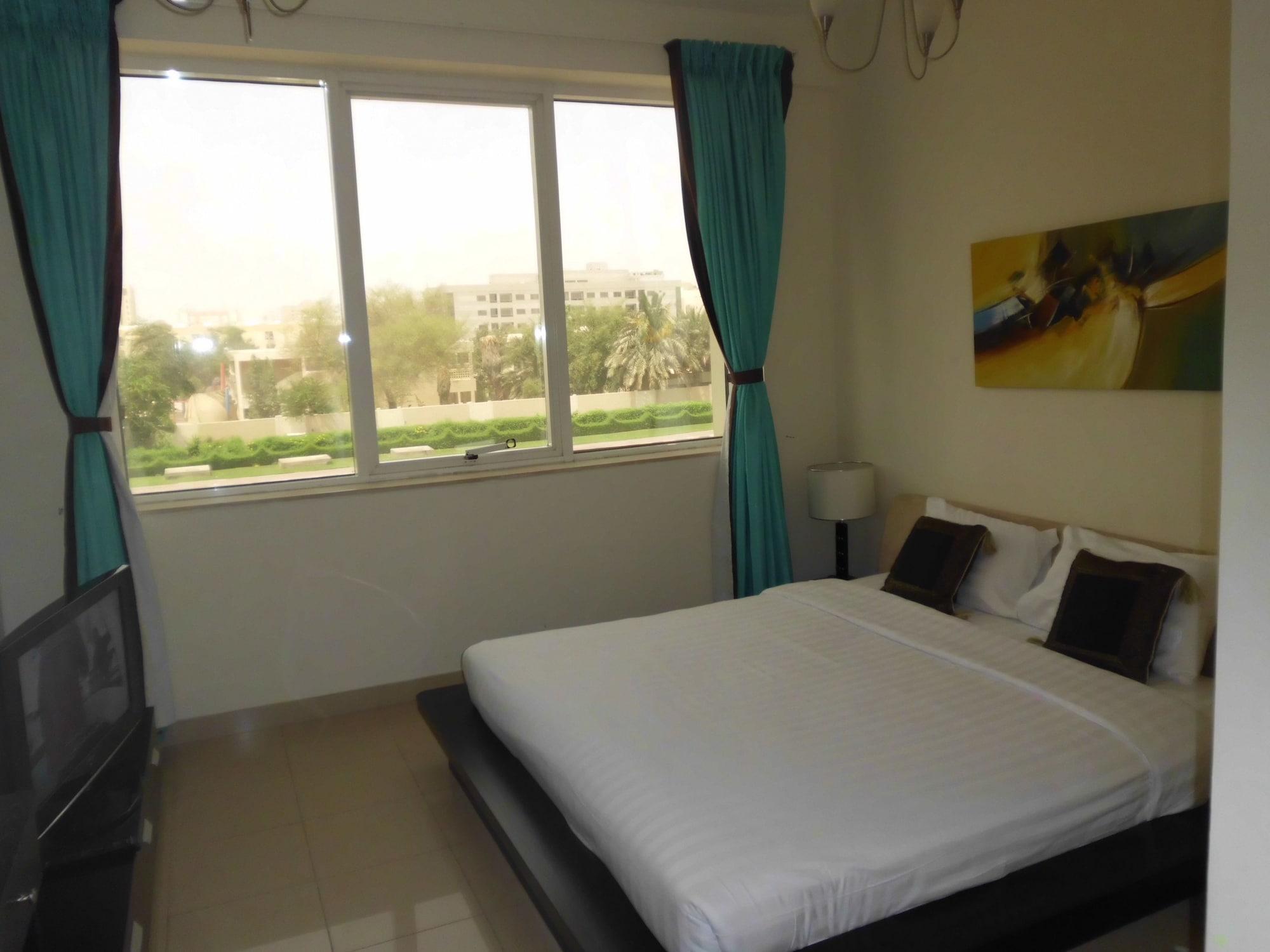 Fortune Classic Apartment, Airport ,near Dafza Metro Station 4*