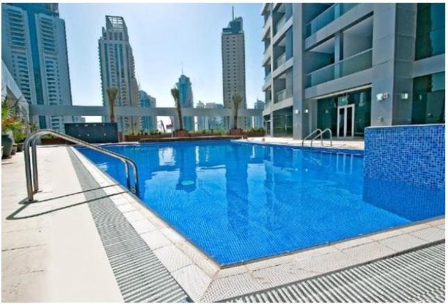 Higuests - Cute With Balcony, 5-min To The Apartment
