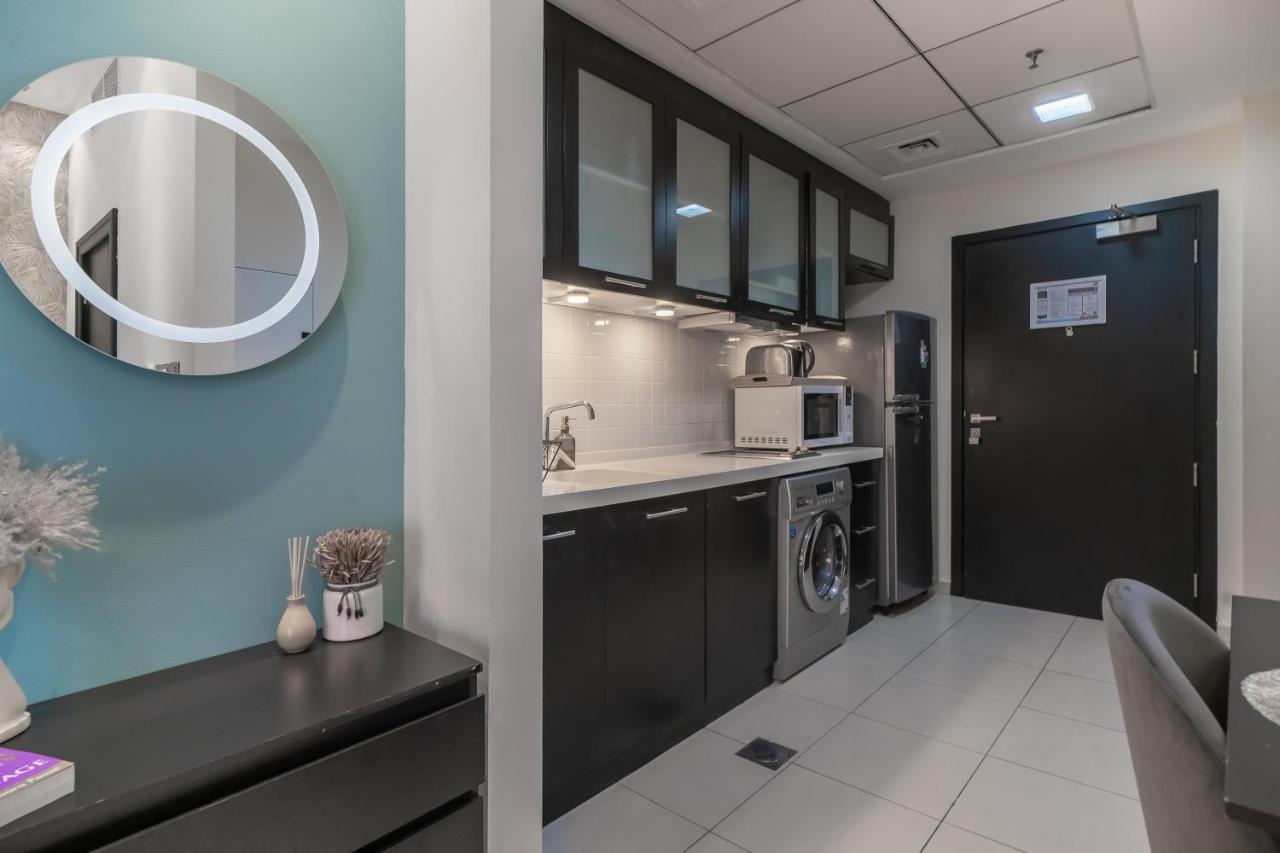 Higuests - Cute With Balcony, 5-min To The * Dubai