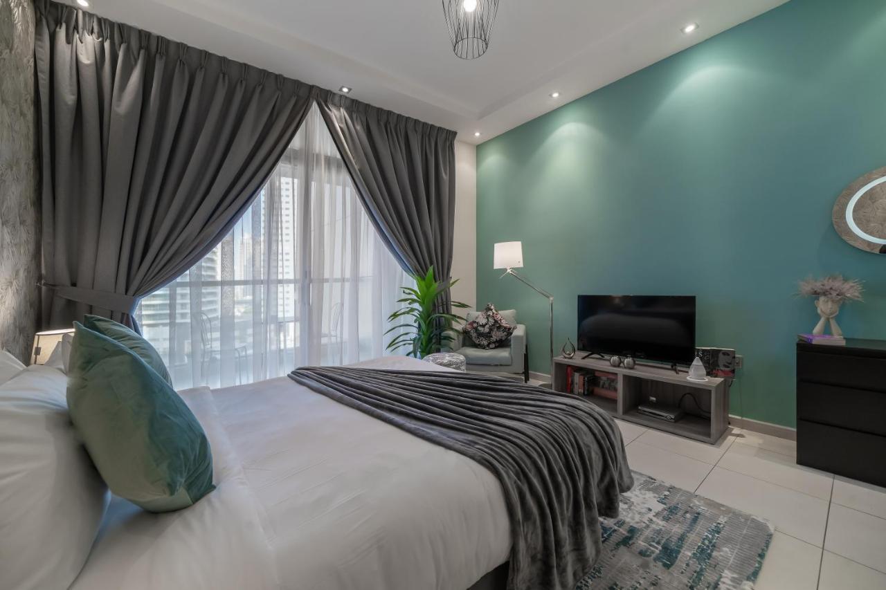 Higuests - Cute With Balcony, 5-min To The Apartment