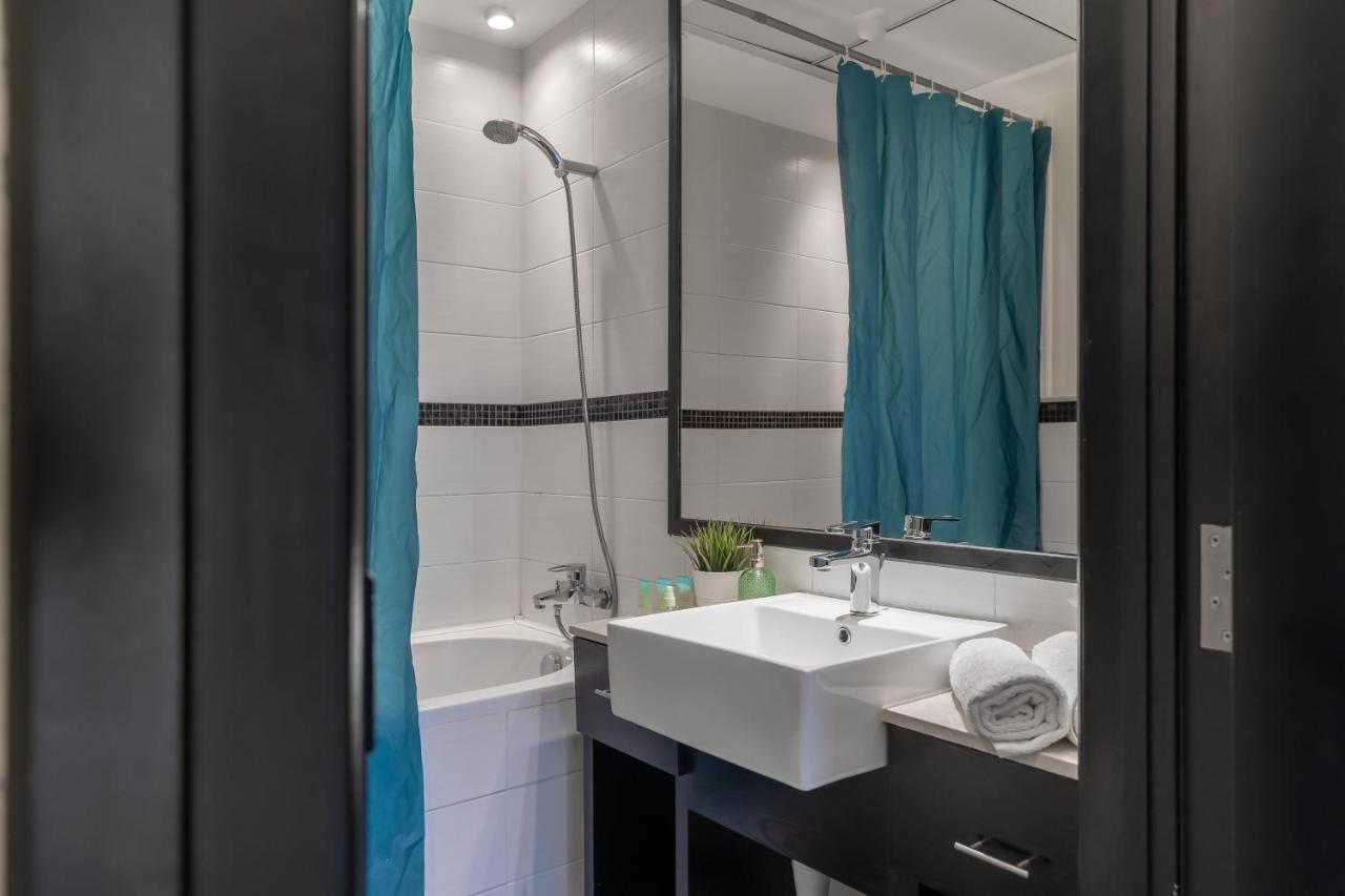 Higuests - Cute With Balcony, 5-min To The Apartment