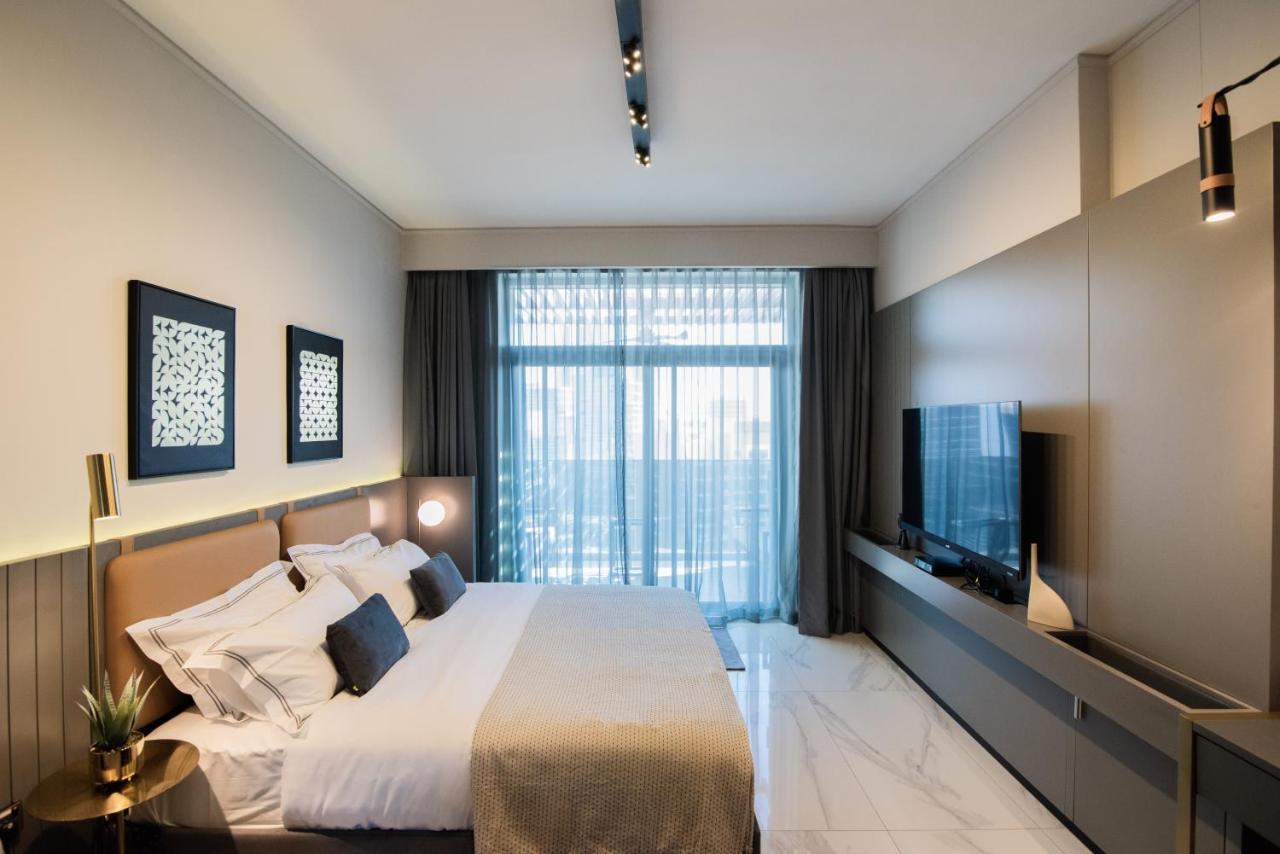Superb Canal View Studio - Grandeur Homes Apartment