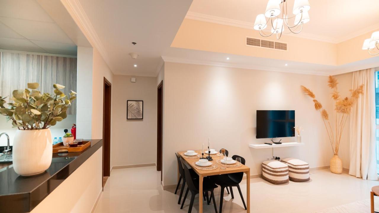 Apartment 1 Bed Apt With Wifi Pool Nr Mall Burj Khalifa