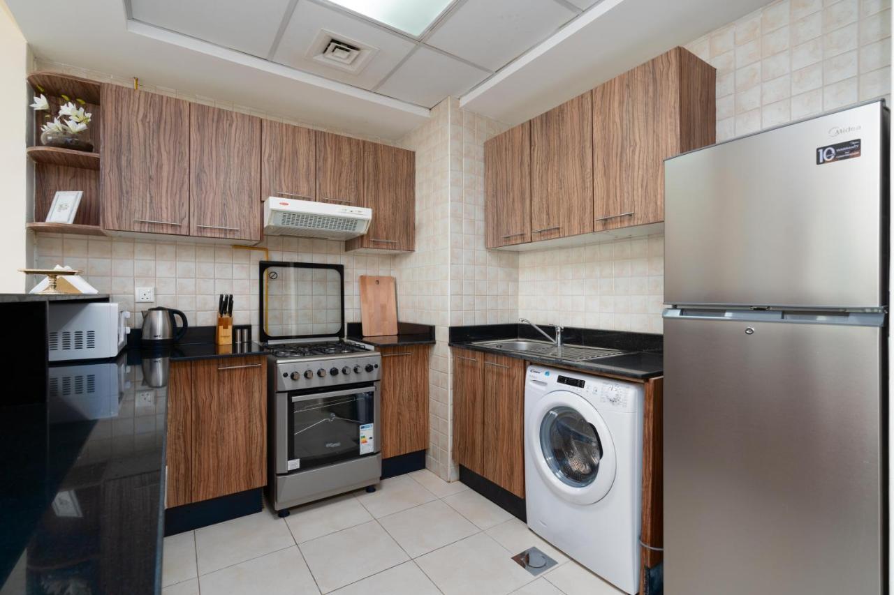 Spacious 2 Beds 5 Min Walk From Mall With Brand New Gym And Rooftop Swimming Pool Apartment