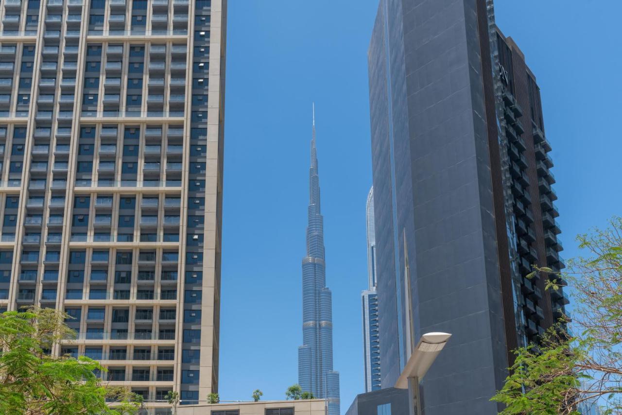 Spacious 2 Beds 5 Min Walk From Mall With Brand New Gym And Rooftop Swimming Pool Dubai