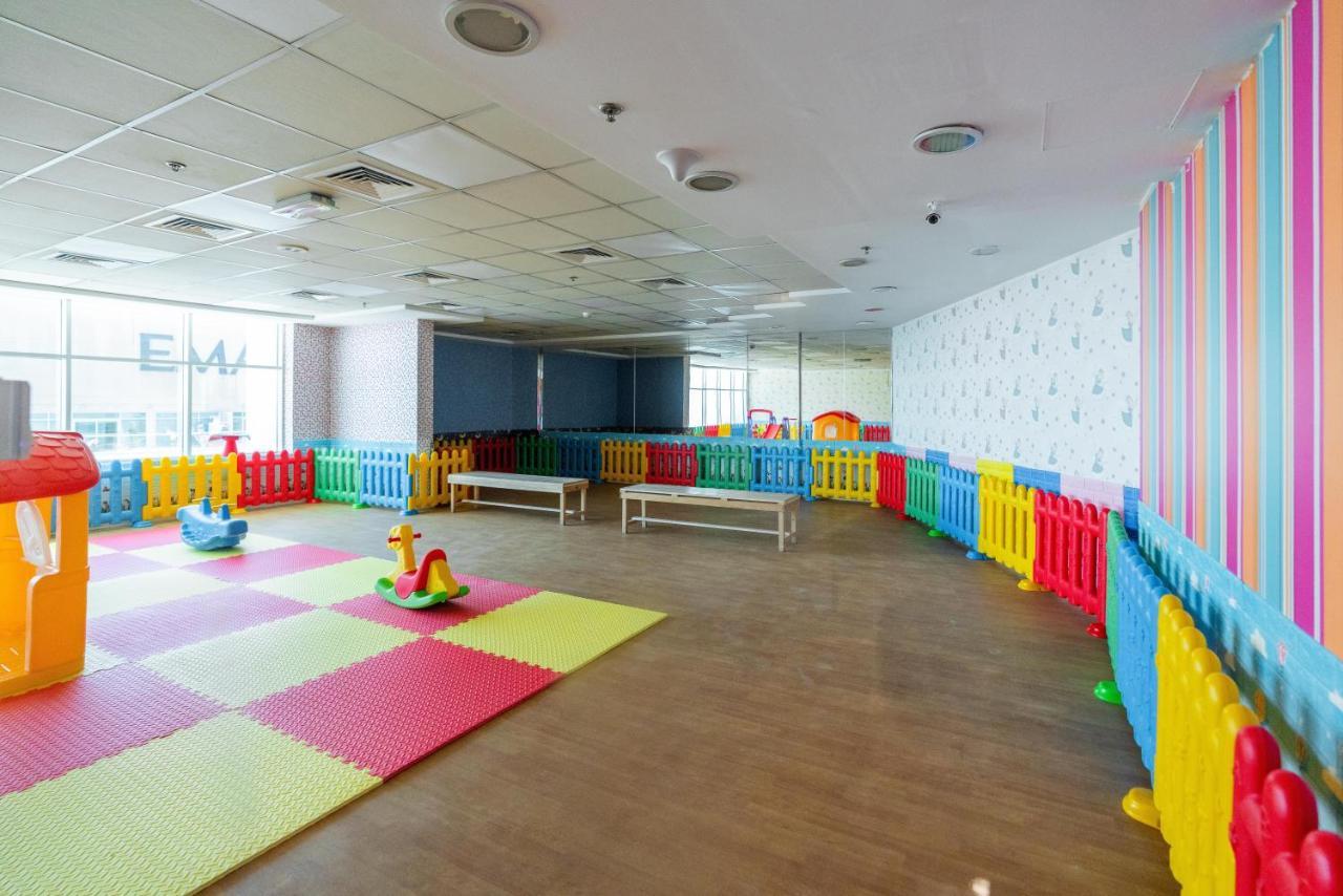 Spacious 2 Beds 5 Min Walk From Mall With Brand New Gym And Rooftop Swimming Pool Apartment