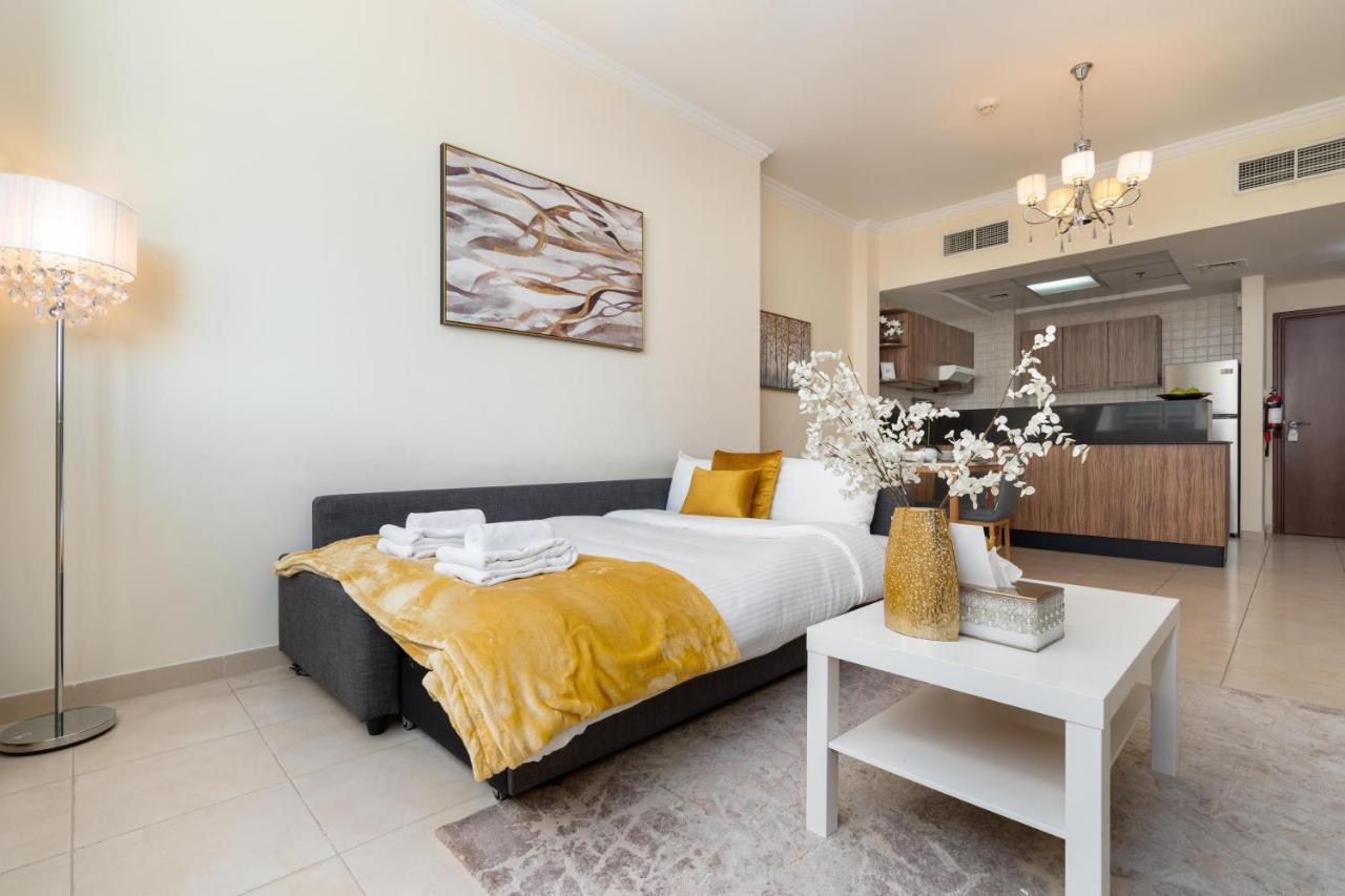 Spacious 2 Beds 5 Min Walk From Mall With Brand New Gym And Rooftop Swimming Pool Dubai