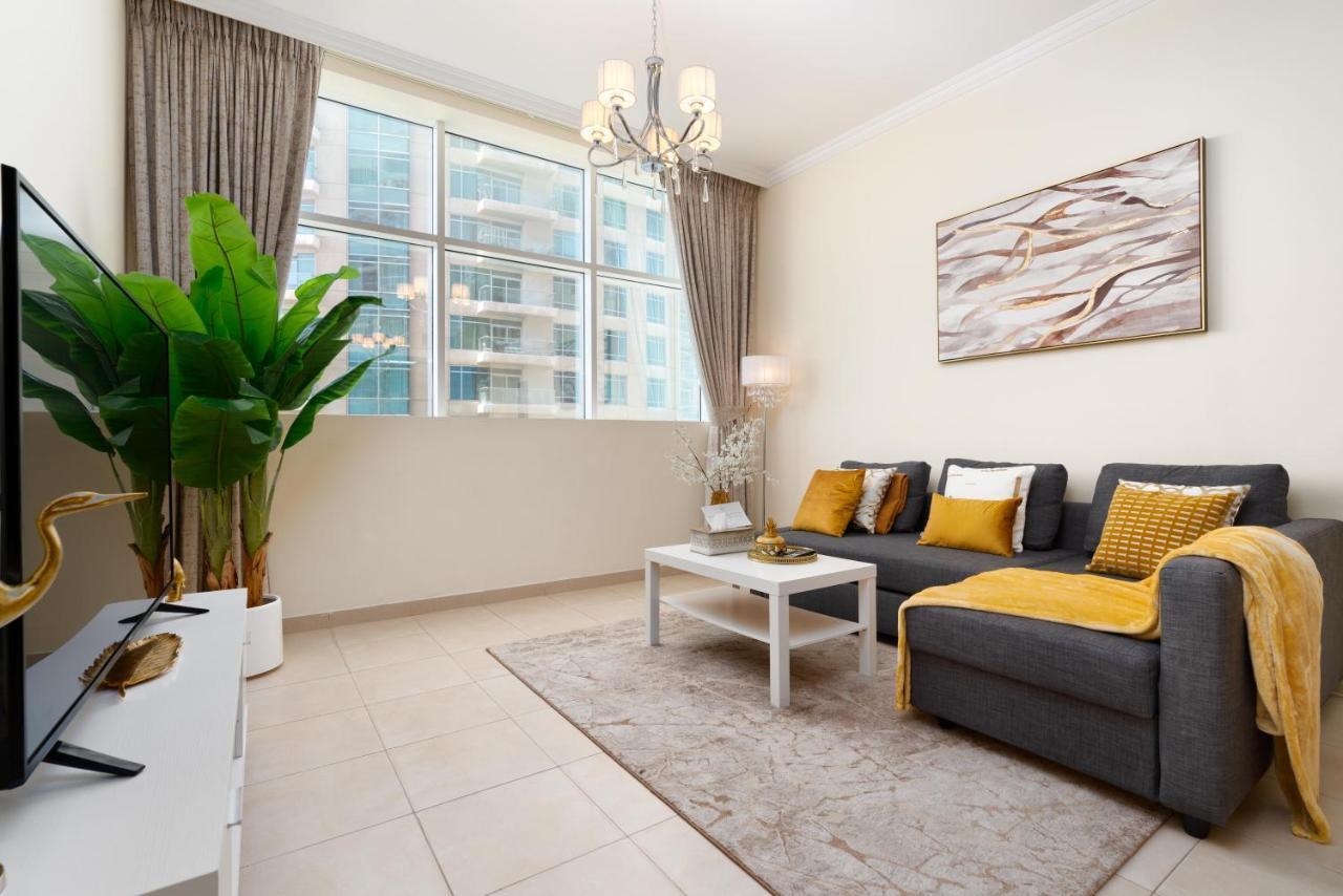 Spacious 2 Beds 5 Min Walk From Mall With Brand New Gym And Rooftop Swimming Pool Apartment *