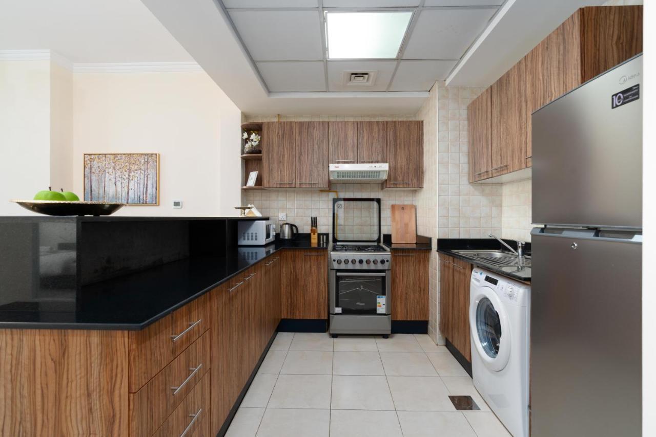 Spacious 2 Beds 5 Min Walk From Mall With Brand New Gym And Rooftop Swimming Pool Apartment