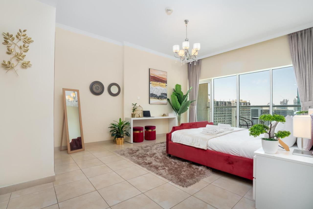 Spacious 2 Beds 5 Min Walk From Mall With Brand New Gym And Rooftop Swimming Pool
