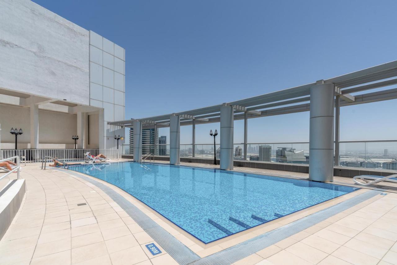 Spacious 2 Beds 5 Min Walk From Mall With Brand New Gym And Rooftop Swimming Pool Dubai