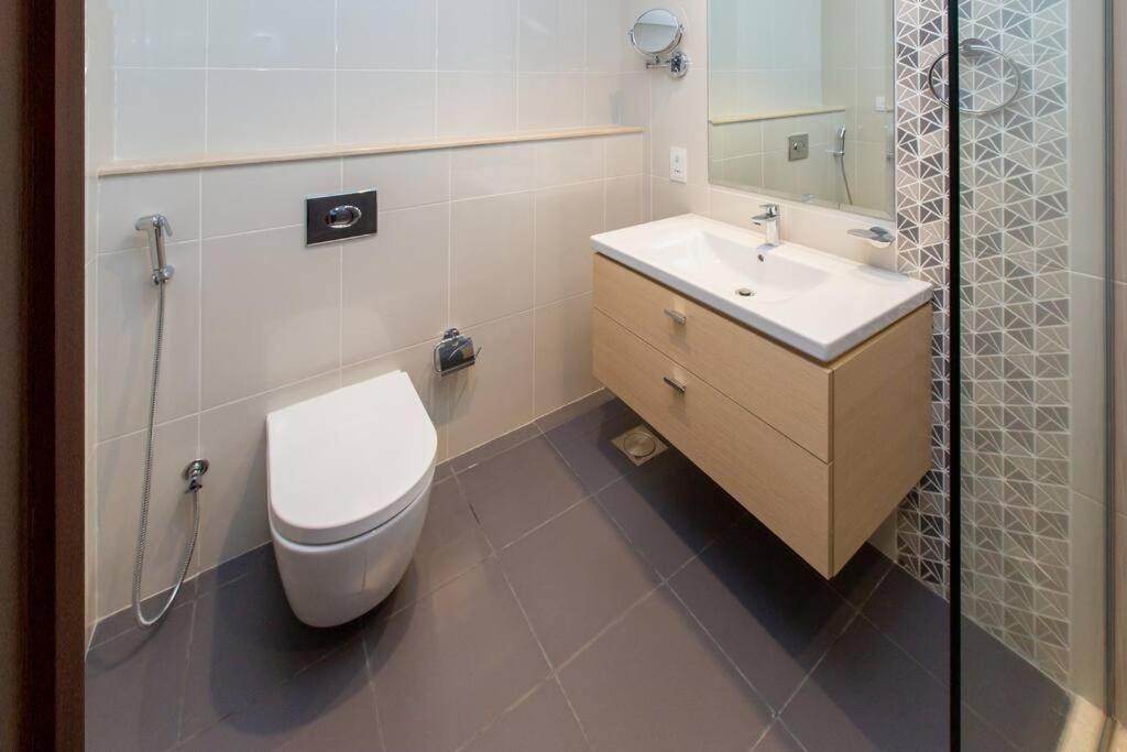 One Bedroom Damac Hills Golf Promenade 2b * Dubai