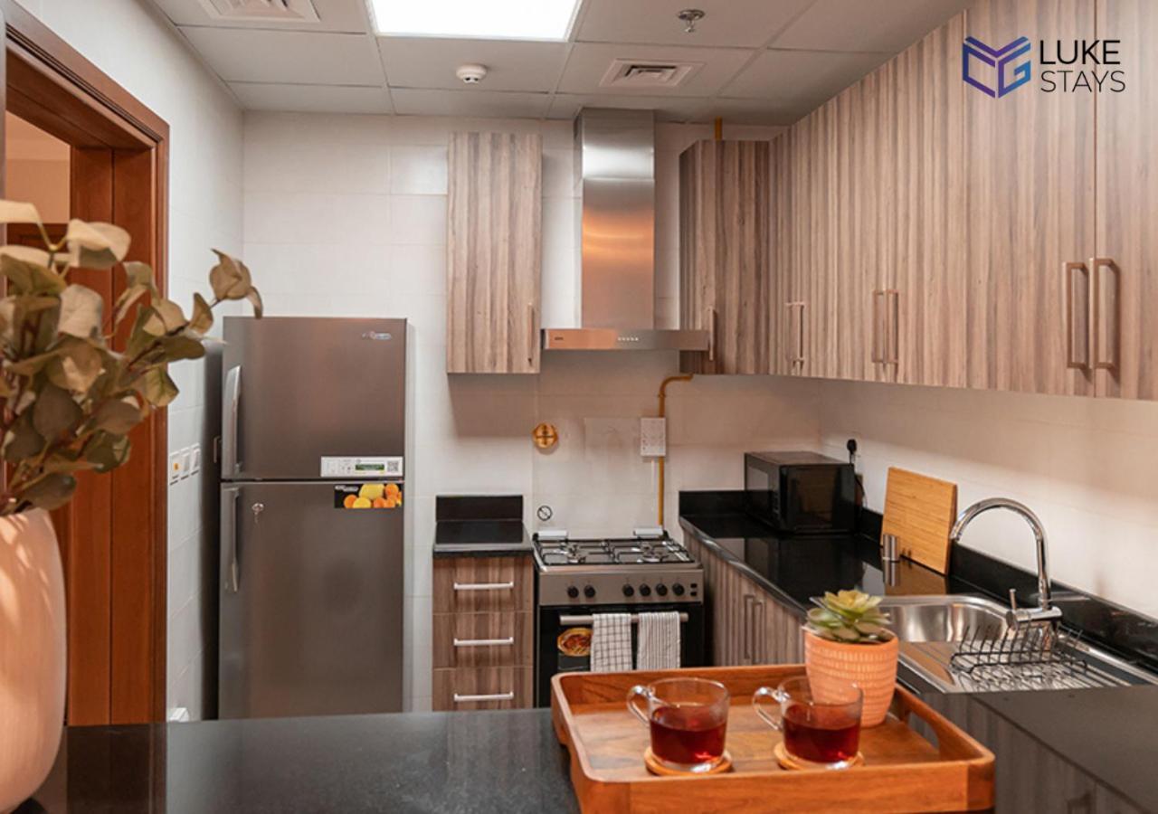 Apartment 1 Bed Apt With Wifi Pool Nr Mall Burj Khalifa Dubai
