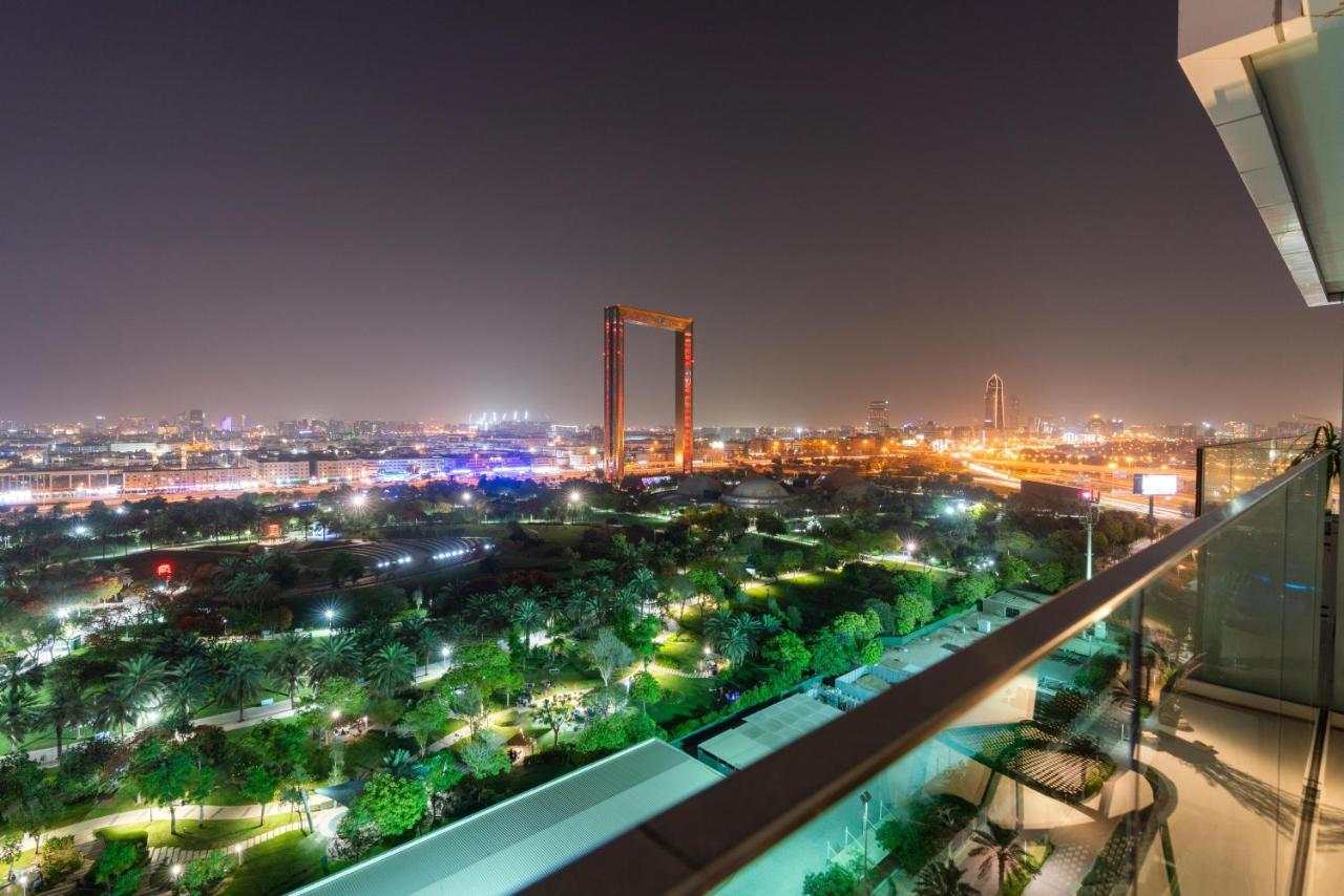 Ultimate - 3 Beds - Scenic Panoramic Views - Right At Metro Station - 5-10min To Sea, Burj Khalifa, Old Town, Downtown - 15min From Airport Apartment *