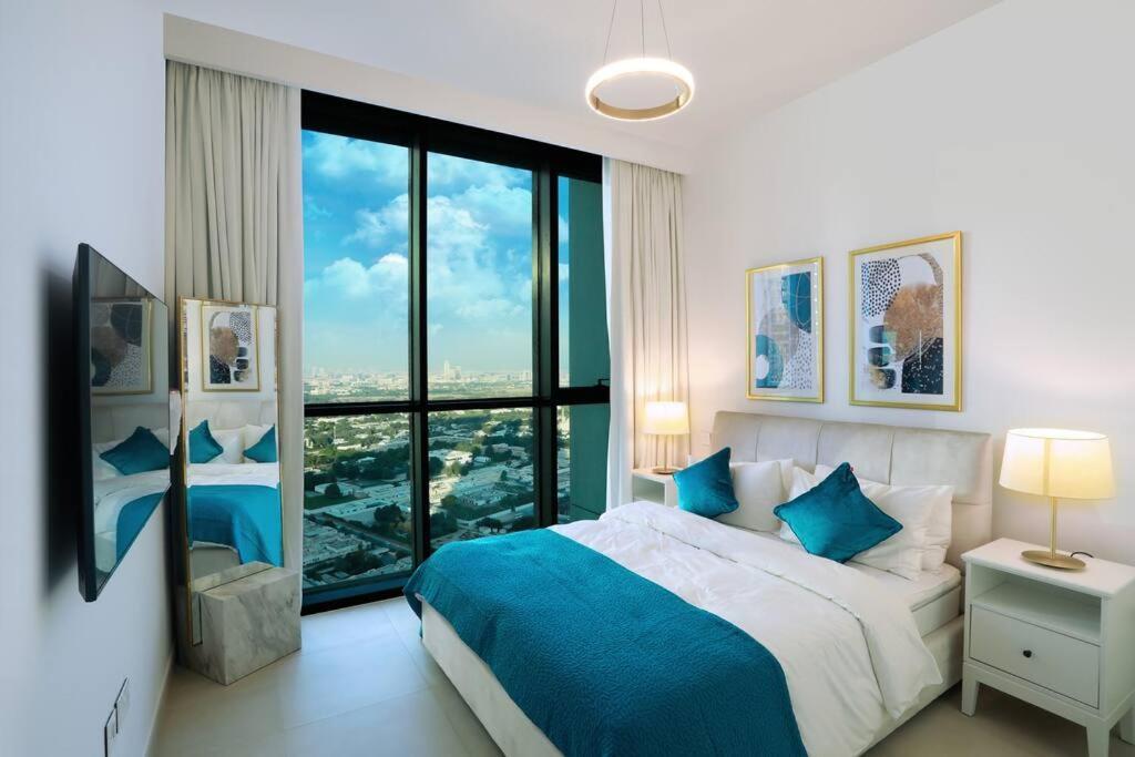 Modern And Spacious 1 Bedroom With Direct Access To Mall Ultima Vacation Homes 02
