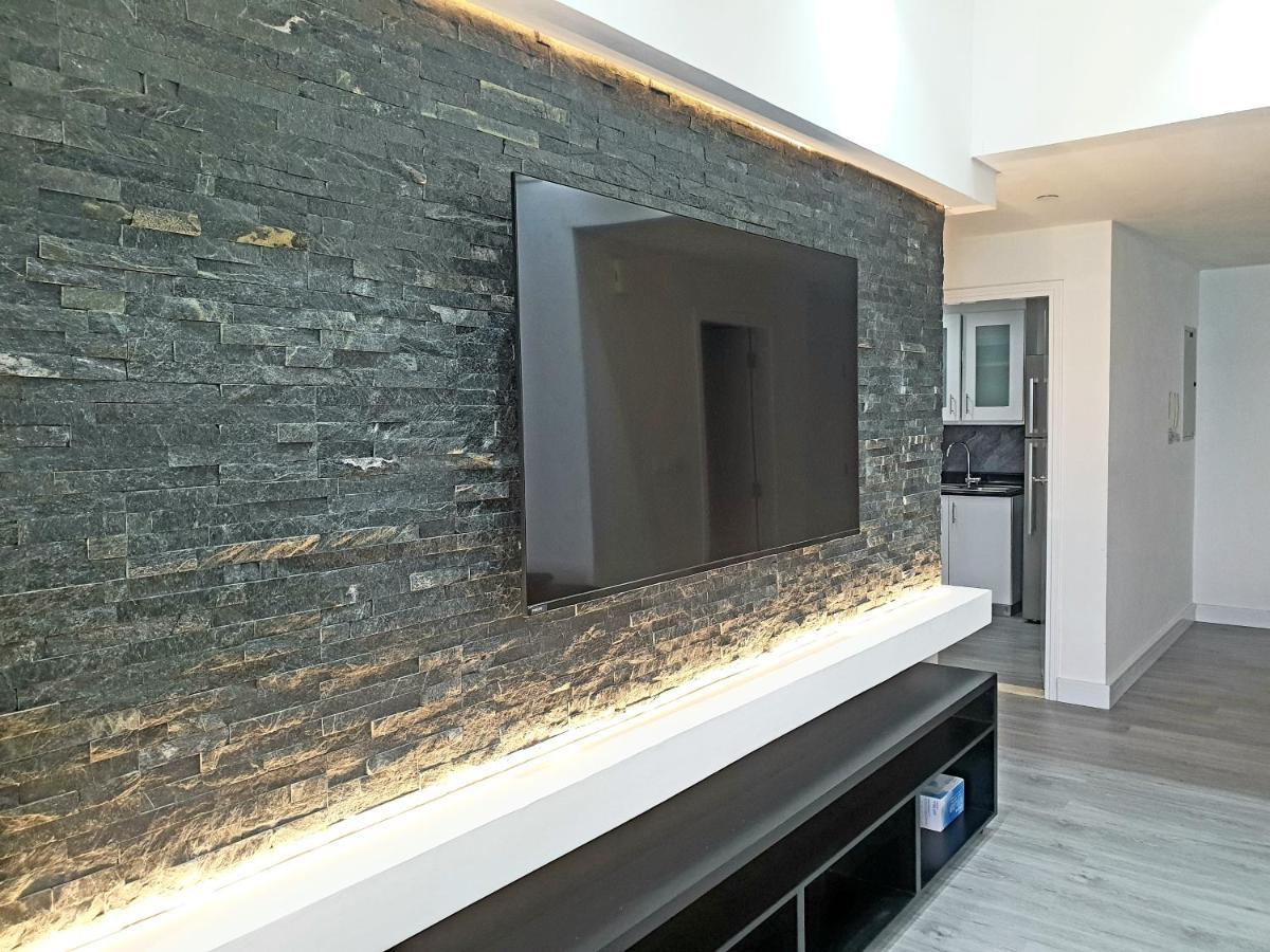 Modern Panoramic Sea View 3br On Jbr Walk Apartment *