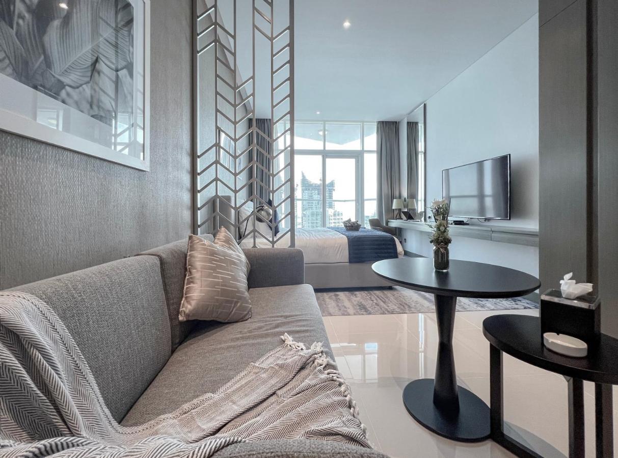 5-star Luxury Studio Near Burj Khalifa Amazing Canal & Views! Apartment *