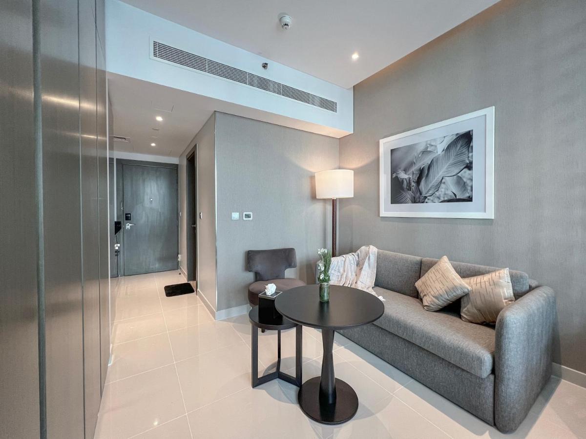 5-star Luxury Studio Near Burj Khalifa Amazing Canal & Views! Apartment Dubai
