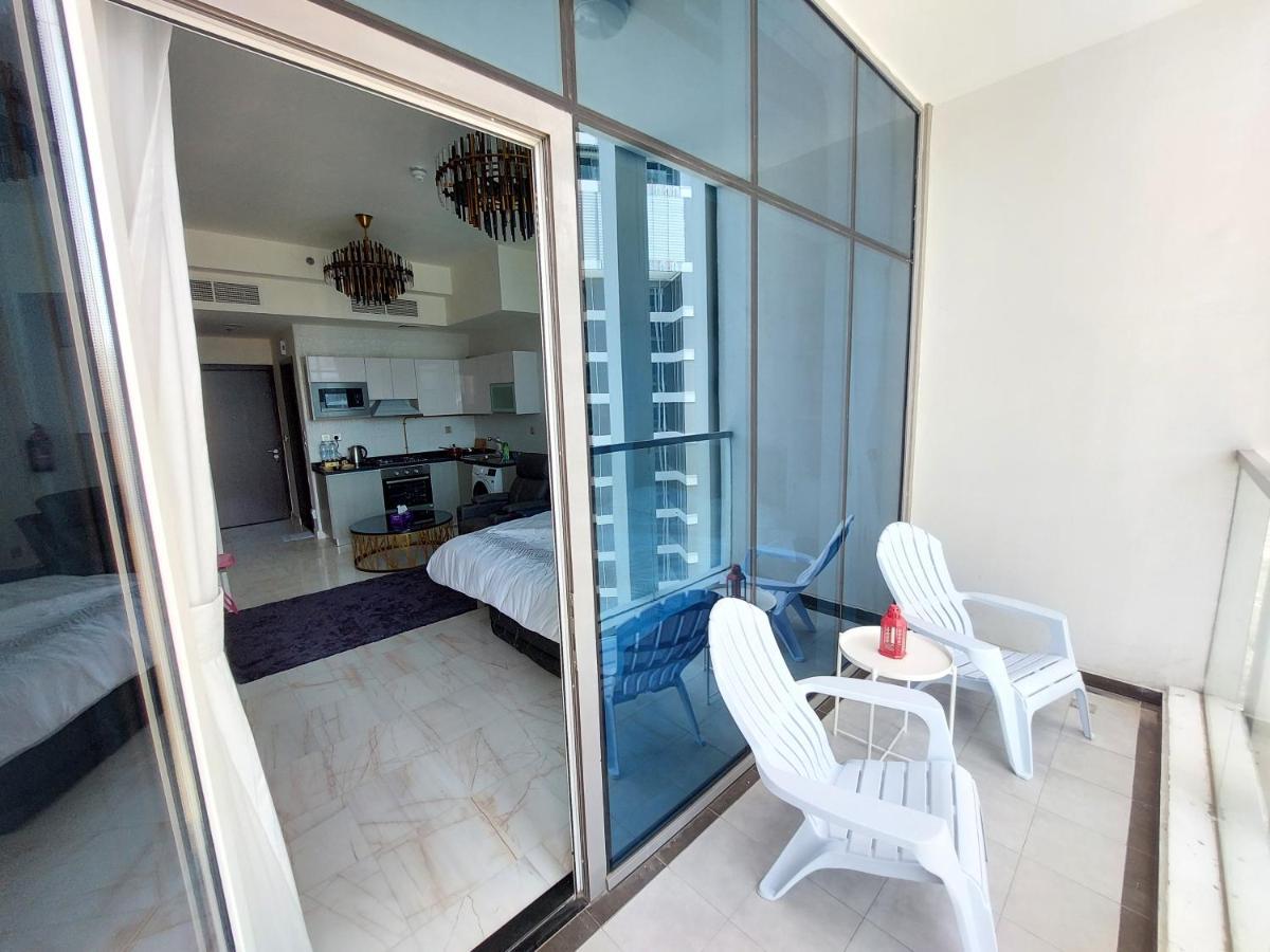 Bayz Burj Khalifa View Apartment Dubai