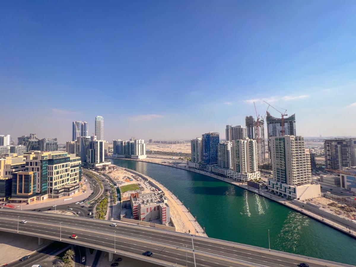 Apartment 5-star Luxury Studio Near Burj Khalifa Amazing Canal & Views!
