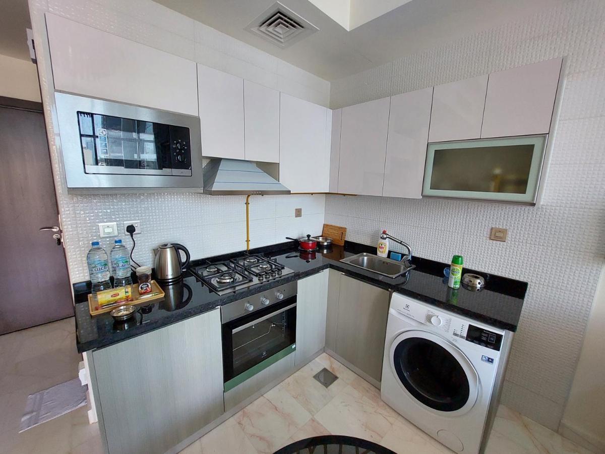 Bayz Burj Khalifa View Apartment *