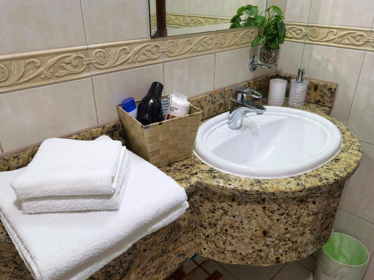 Serenity 3br Palm View In Marina